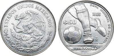Лот №127,  Мексика. Мексиканские Соединённые Штаты. 50 песо 1985 года. Чемпионат мира по футболу 1986 в Мексике - ведение мяча.