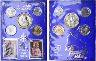 Лот №34,  Ватикан. Иоанн Павел II. Набор из 4 монет и жетона 1975-1989 гг.