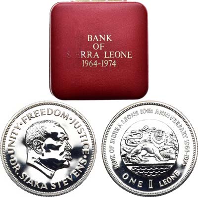 Лот №104,  Сьерра-Леоне. Республика. 1 леоне 1974 года. 10 лет Центральному банку.
