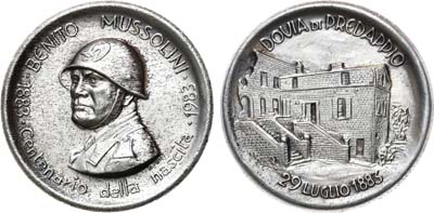Лот №39,  Италия. Медаль 1983 года. В память 100-летия со дня рождения Бенито Муссолини (1883-1983).