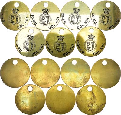 Лот №77,  Гренландия, Королевская Гренландская компания (1964-1973 гг.). Полный комплект жетонов на покупку угля. Круглые жетоны с отверстием сверху.