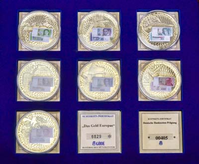 Лот №335,  Республика Либерия. Набор из 7 монет 2002 года. Банкноты ФРГ.