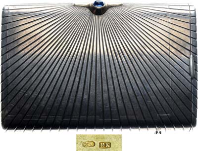 Лот №1924, Портсигар 1899 года. Портсигар с отсеком для спичек и фитиля 1889-1899 гг.