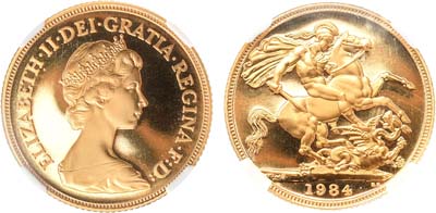Лот №215,  Великобритания. Королева Елизавета II. Соверен 1984 года. В слабе NRG PF 70.