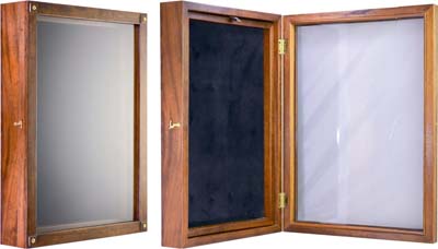 Лот №1110,  Витрина для орденов и наград.